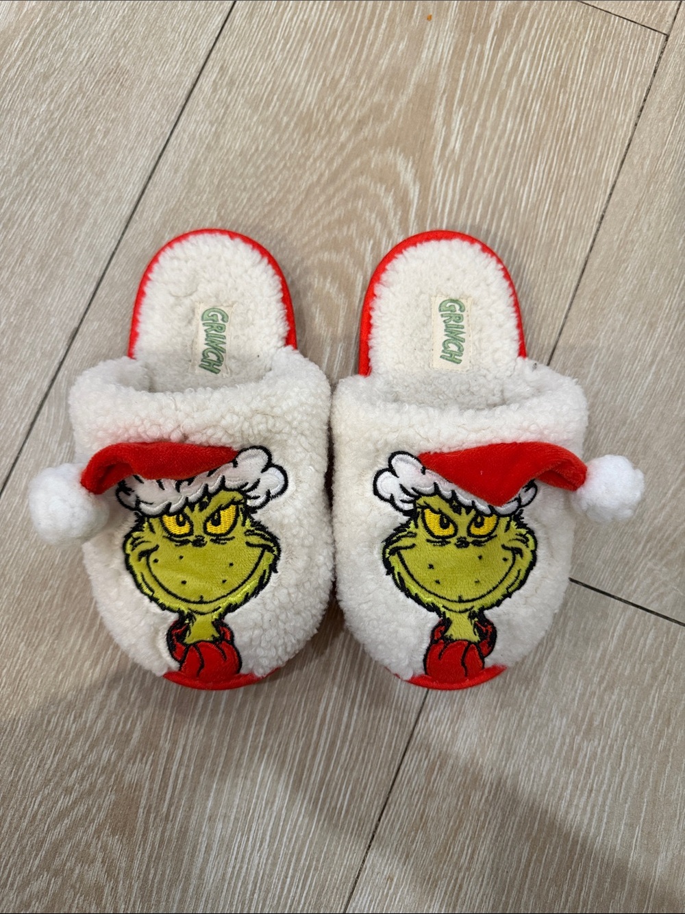 Grinch Holiday Christmas Sherpa Slippers - White/Red/Green